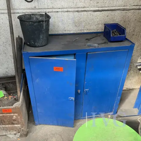 钢柜