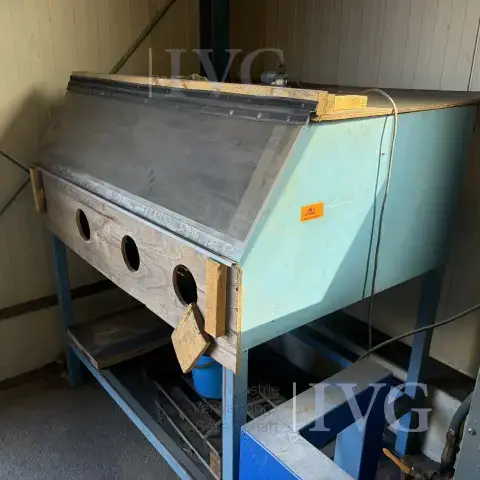 喷砂舱