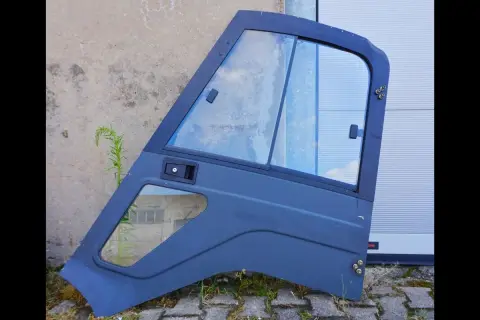 Post Linde-truckdøre (4 stk.) + (2 Linde-glasruder, model formentlig L16 eller L18)