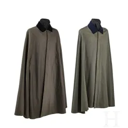 Deux capes pour officiers