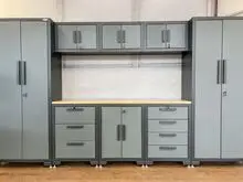 Complex de dulapuri de atelier