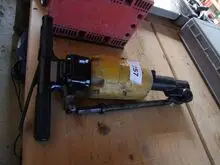 مطرقة تكسير هوائية