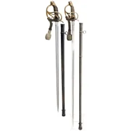 Deux épées de cuirassier M 54 pour officiers, à partir de 1905