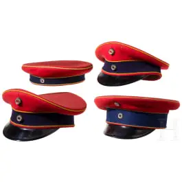 Quattro berretti del Reggimento ussari guardia del corpo, prima metà del XX sec.