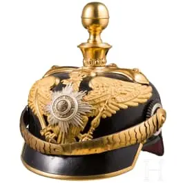 Elmo da generale M 1889 nel modo di porto dal 1897 per generali dell'artiglieria