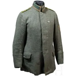 Feltgrå våbenrok til underofficerer ved husarregiment nr. 9