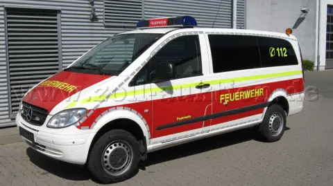 1 vehículo de bomberos MB Vito no apto para circular