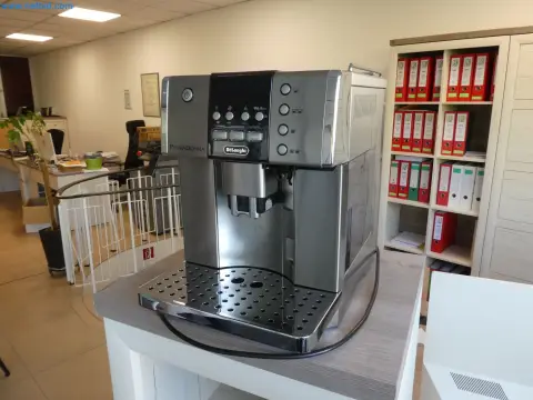 Кавомашина DeLonghi PrimaDonna