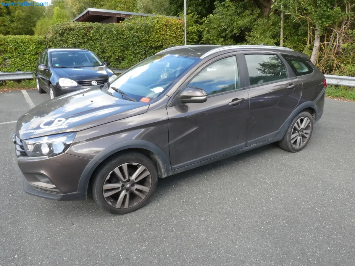 汽车 Lada VESTA SW Cross MT 1.6L