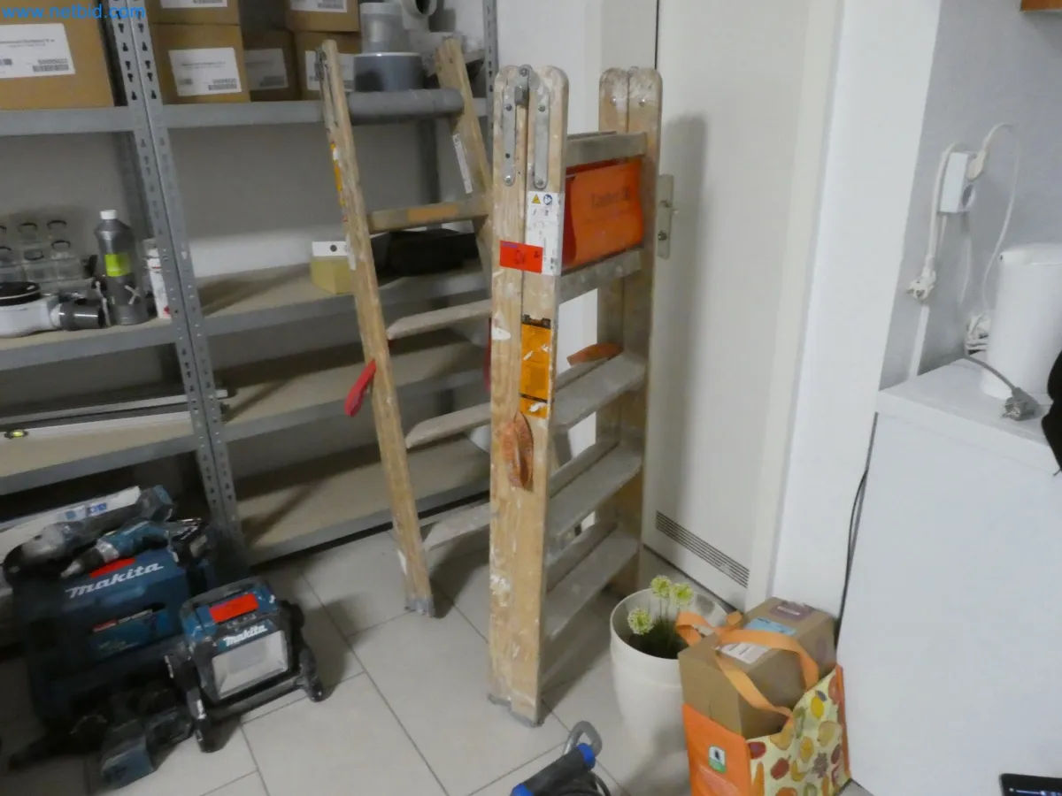 2 escaleras de tijera de madera Layher