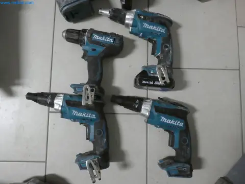 2 atornilladores a batería Makita DFS251