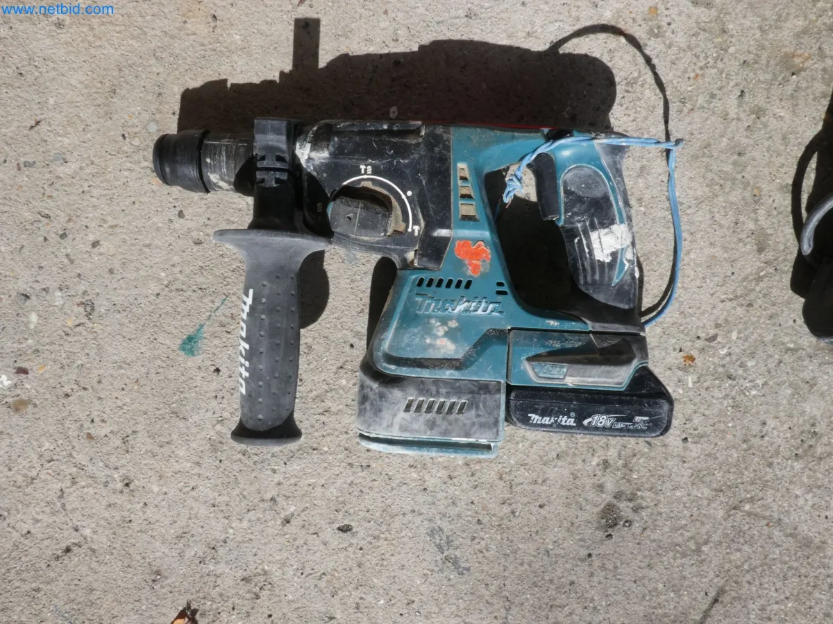 Makita DHR243 充电式电锤
