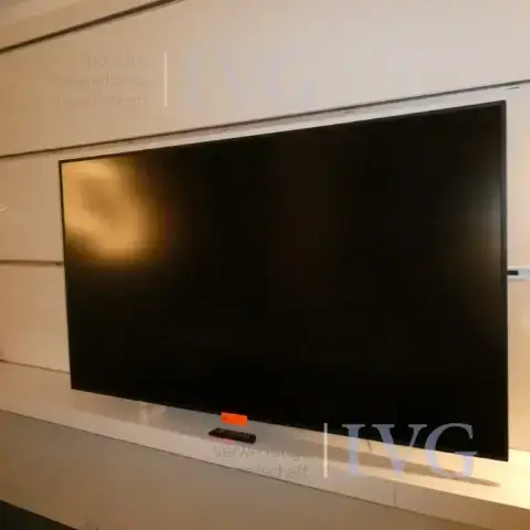 Плоский монітор SAMSUNG QM75R