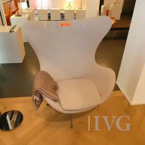 Nojatuoli FRITZ HANSEN Egg Chair