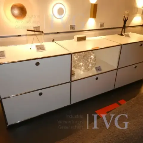 Sivupöytä USM HALLER