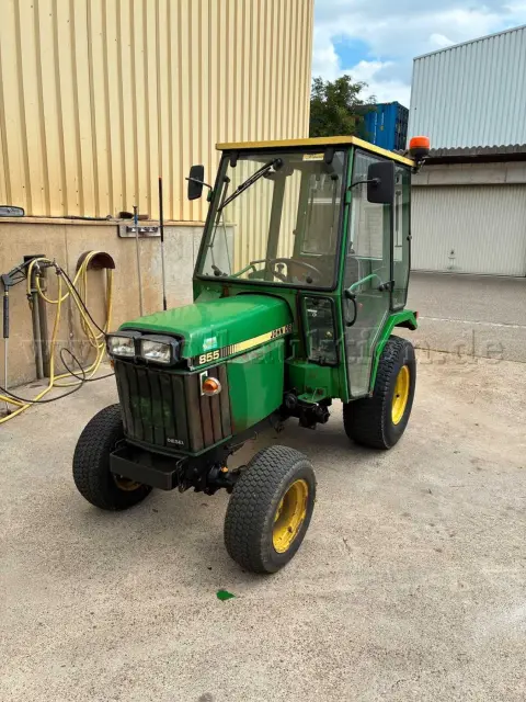 1 traktori työkonealusta John Deere 855