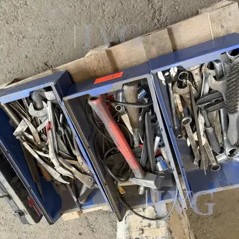 Lote de herramientas manuales
