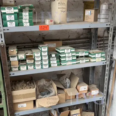 Lot rafturi cu polițe
