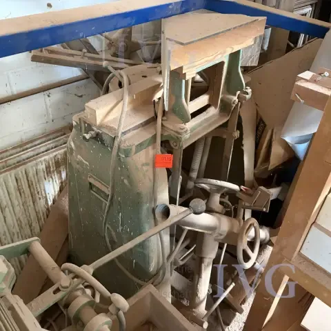 角部脱料冲压机