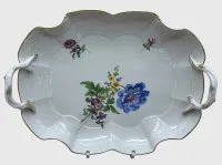 大号带柄供奉盘 "Meissen" 花卉绘画，32.5x24厘米