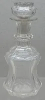 旧利口酒瓶，瓶底星形磨花，高22厘米，瓶口有极小缺口