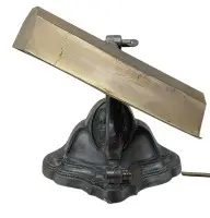 Klaverlampe, bronzestand med Beethoven-portræt, messingskærm, højde ca. 17 cm