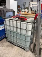 1 IBC-container (innhold ca. 675 l)