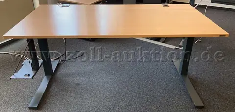 10 korkeussäädettävää toimistotyöpöytää Reiss + pc-teline