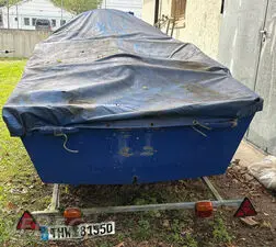 Bateau polyvalent avec remorque Techau