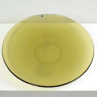 Arne Jon Jutrem (1929 - 2005). Tilskrevet. Hadeland, stor designerfad, glas, gul, omkring 1950.