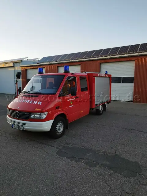 1 Mercedes Benz 308 D (Sprinter), bomberos, carrozado especial de la empresa Ziegler.