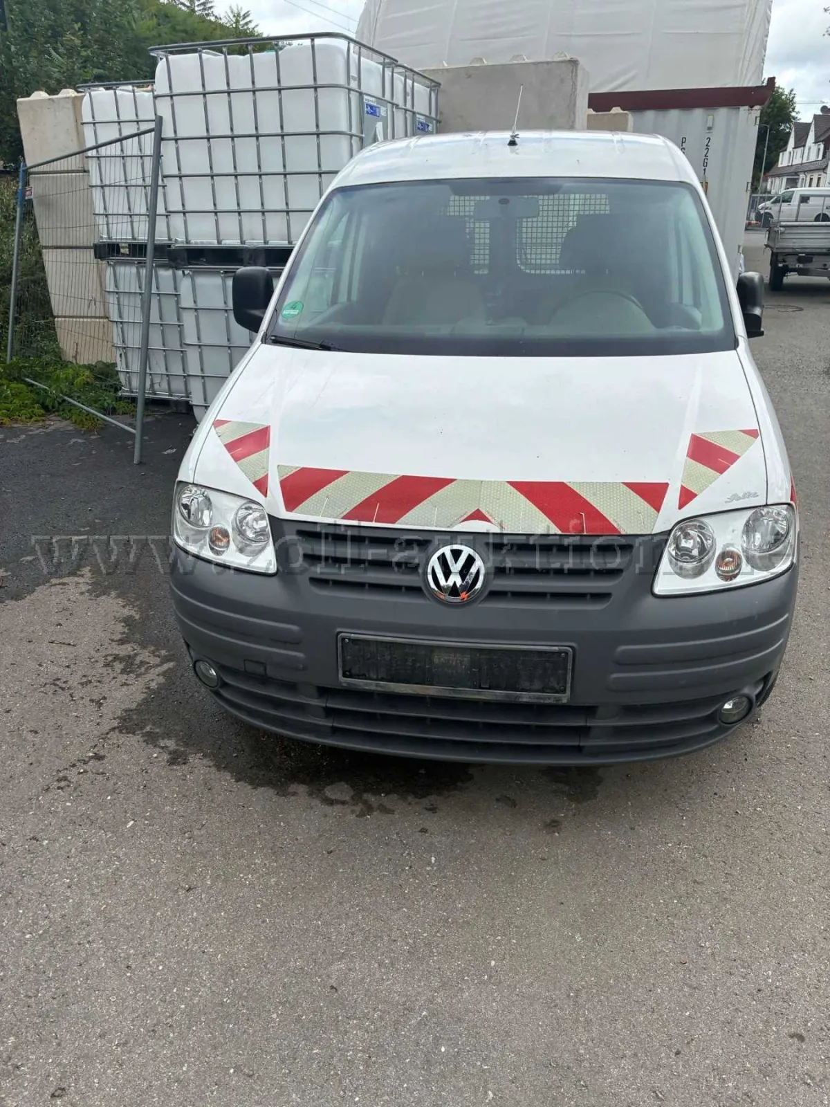 1 VW Caddy *معطلة*