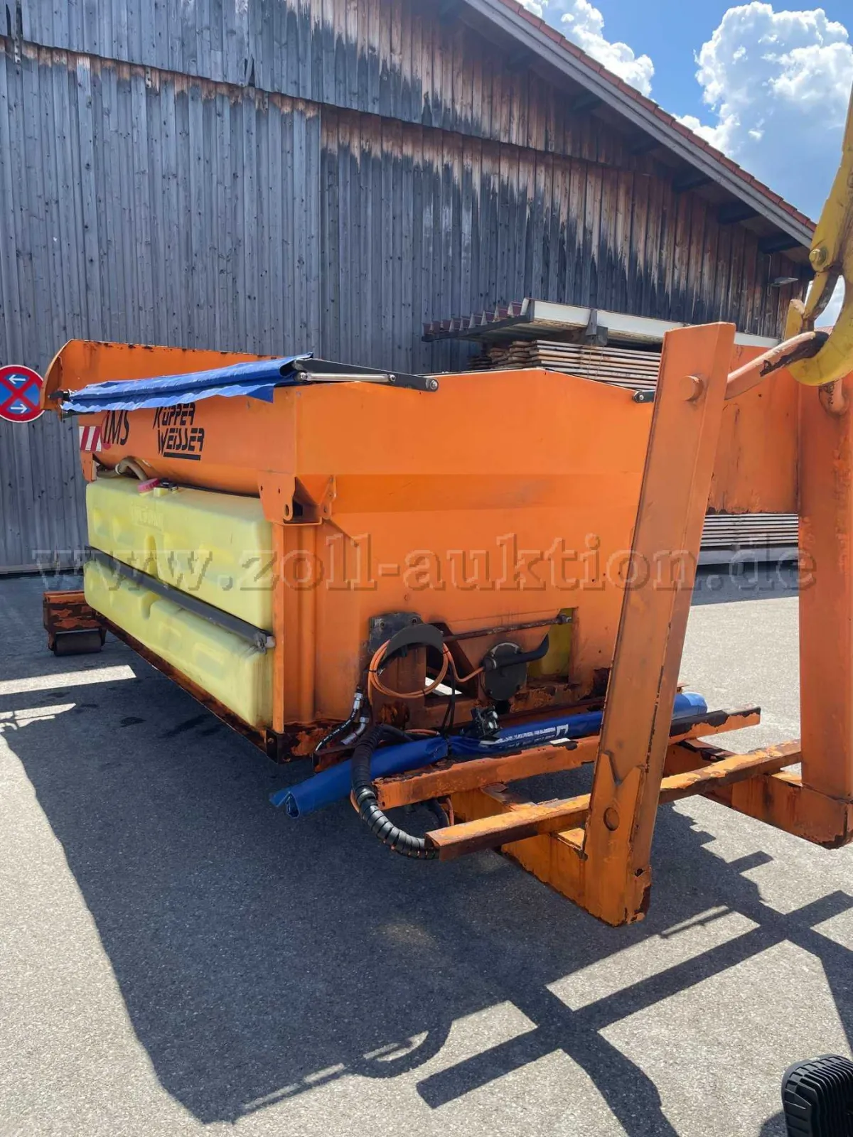 1 台 Küpper Weisser 撒布机 IMS SLE 290 40 HFS，置于卷放框架上