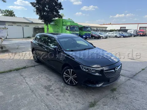 1 Opel Insignia Sports Tourer