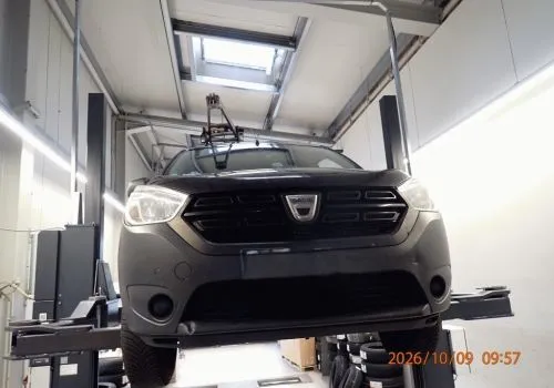 1 辆 Dacia Dokker 厢式货车，首次登记：2015年2月15日，车牌：OL-JV 79，年检过期，243,875 公里，75 千瓦，1598 毫升，汽油/液化石油气