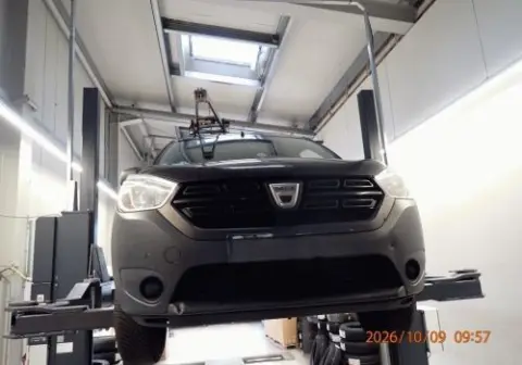 1 Dacia Dokker, varevogn, første registrering: 15.02.2015, nummerplade: OL-JV 79, syn udløbet, 243.875 km, 75 kW, 1598 ccm, benzin/LPG