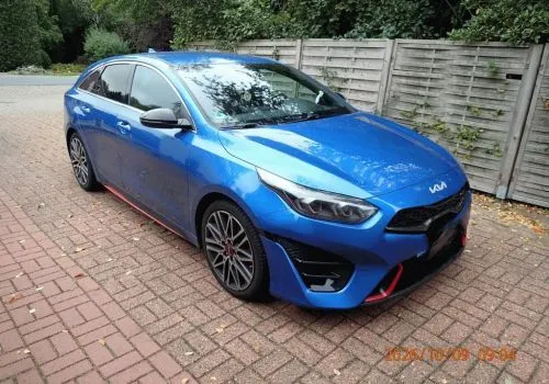 1 辆 Kia ProCeed，GT 版本，首次登记：2022年12月20日，车牌：OL-JD 1899，车架号：U5YH6G17GPL063394，年检至 2028年2月，前后驻车辅助…