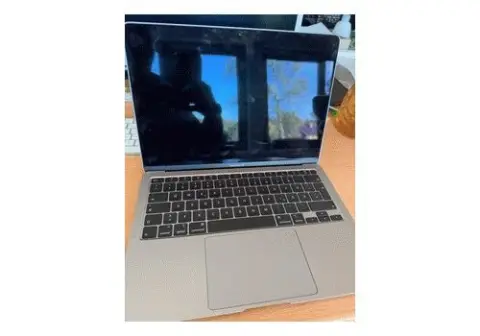 1 ноутбук Apple