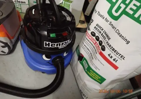1 пилосос Henry