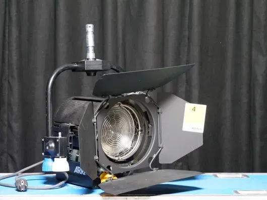 ARRI True Blue ST1 1kW 阶梯透镜聚光灯 4 件套装含箱
