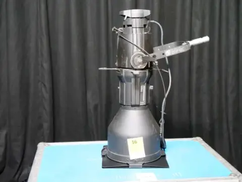 ETC Source4 10° 750W Profiler, kutulu 2'li set