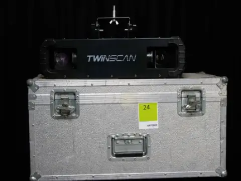 Cameo Twinscan çift gobo tarayıcı 2x 10W kasada