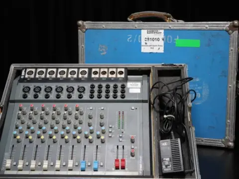 Soundcraft Spirit Folio 10/2 case içinde