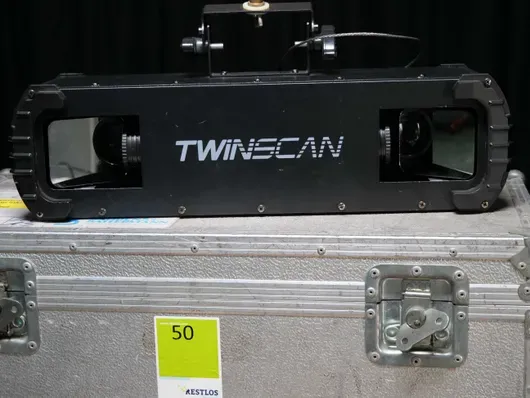 Cameo Twinscan 双头图案扫描灯 2x 10W 含箱