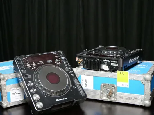 2件套 Pioneer CDJ 1000 MK3 DJ/CD播放器，含箱
