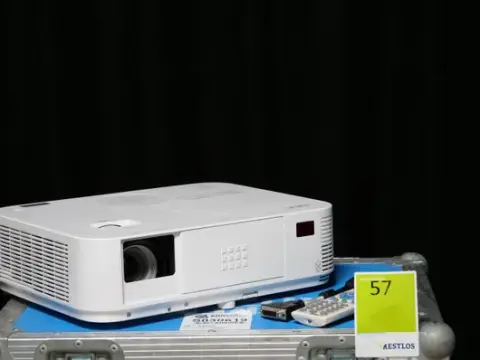 NEC M402H 1 Chip DLP projeksiyon cihazı çantasında
