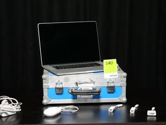Apple MacBook Pro Retina 15" माउस सहित