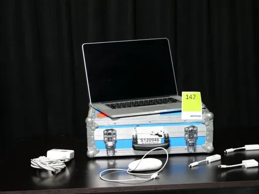 Apple MacBook Pro Retina 15" माउस सहित