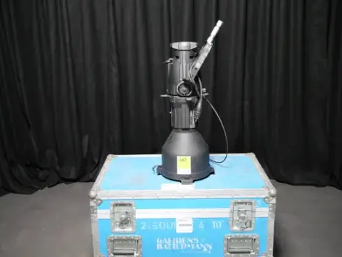 ETC Source4 10° 750W profiler, kılıf içinde 2'li set