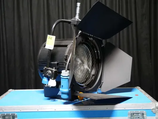 2 件套 ARRI True Blue ST5 5kW 阶梯透镜聚光灯